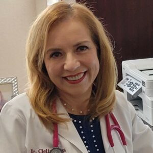 UCF Alumna and Nurse Practitioner Clelia Lima