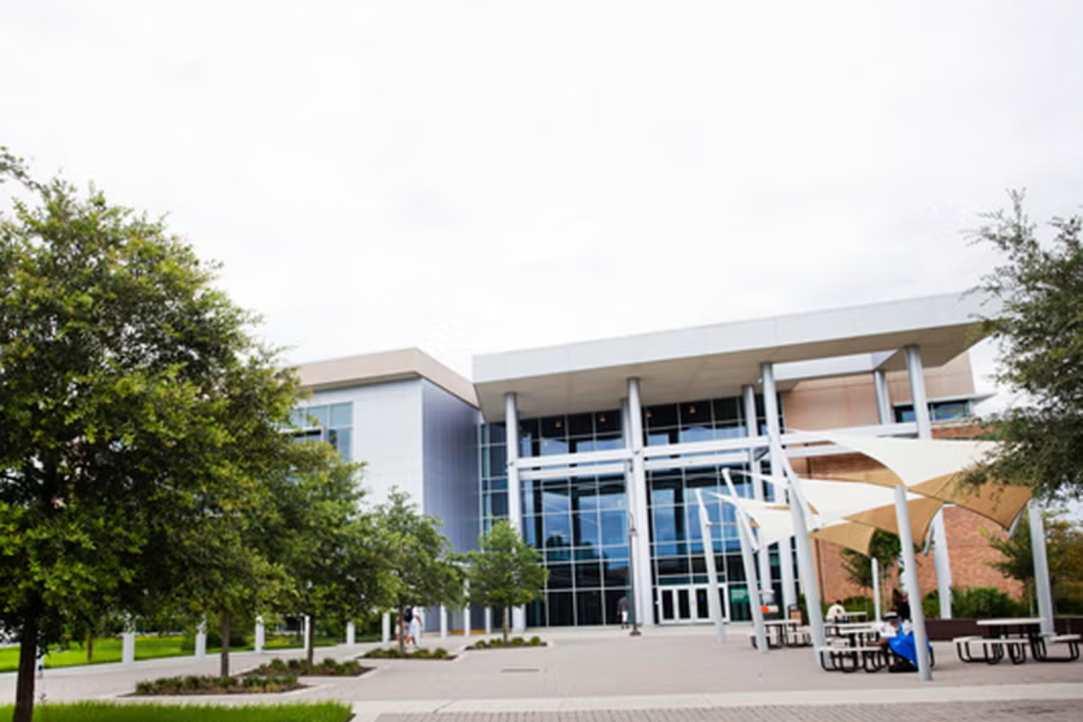 Exterior of a building at Valencia West UCF Connect Center